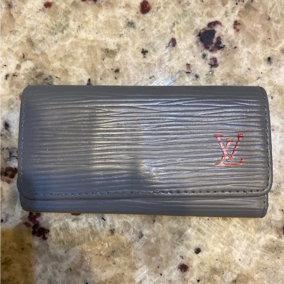 Louis Vuitton Grey Leather 4 key Holder LV gray epi leather